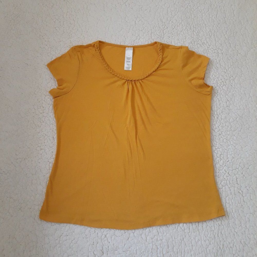 AVON Women's Solid Color Braided Accent Short Sleeve Top "YELLOW" (Size Large)